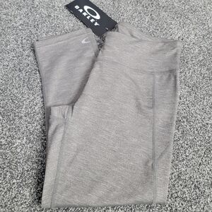 NWT! Oakley Hydrolix Capri - S